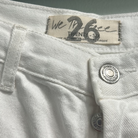 COPY - # 26NWT FREE PEOPLE WE THE FREE MAGGIE MID RISE SHORTS IN SIZE 26 and SI… - Picture 7 of 8